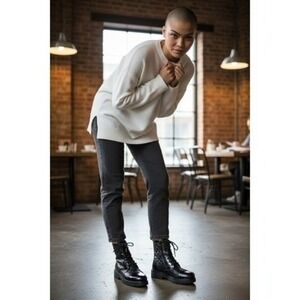 The Flexx Black Quilted Patent Leather Lace Up Combat Boots 7.5‎